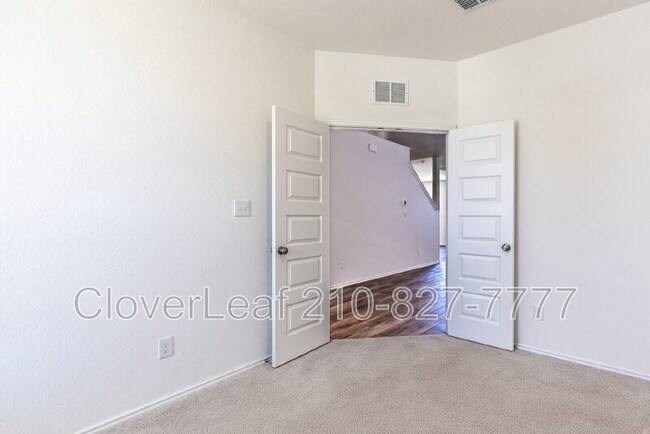 Building Photo - 165 Acorn Cir