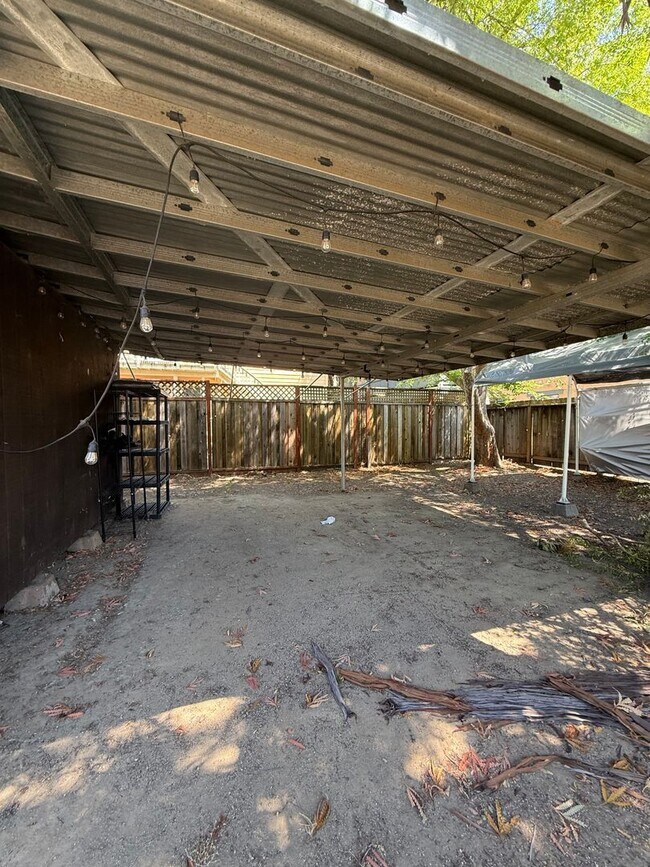 Building Photo - 577 Curtin Ln