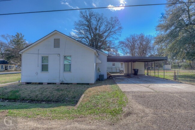 Building Photo - Bossier - 3 Bed 1 Bath - Housing Vouchers ...