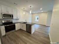 Building Photo - 414 Berlin Tpke