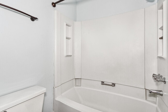 Building Photo - 4606 Lennox Pl