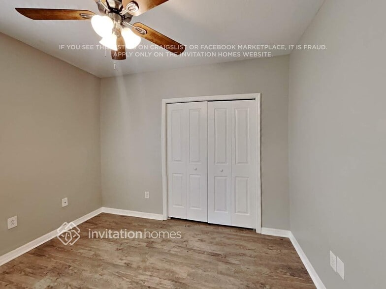 Building Photo - 8233 Crescent Moon Dr