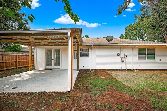 Building Photo - 7111 Tara Dr