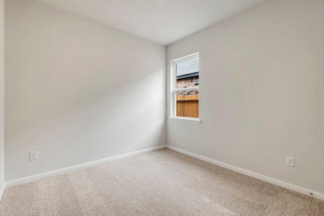 Building Photo - 401 San Miguel Crk Dr