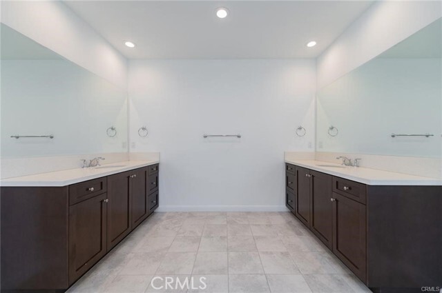 Building Photo - 20756 Spruce Cir
