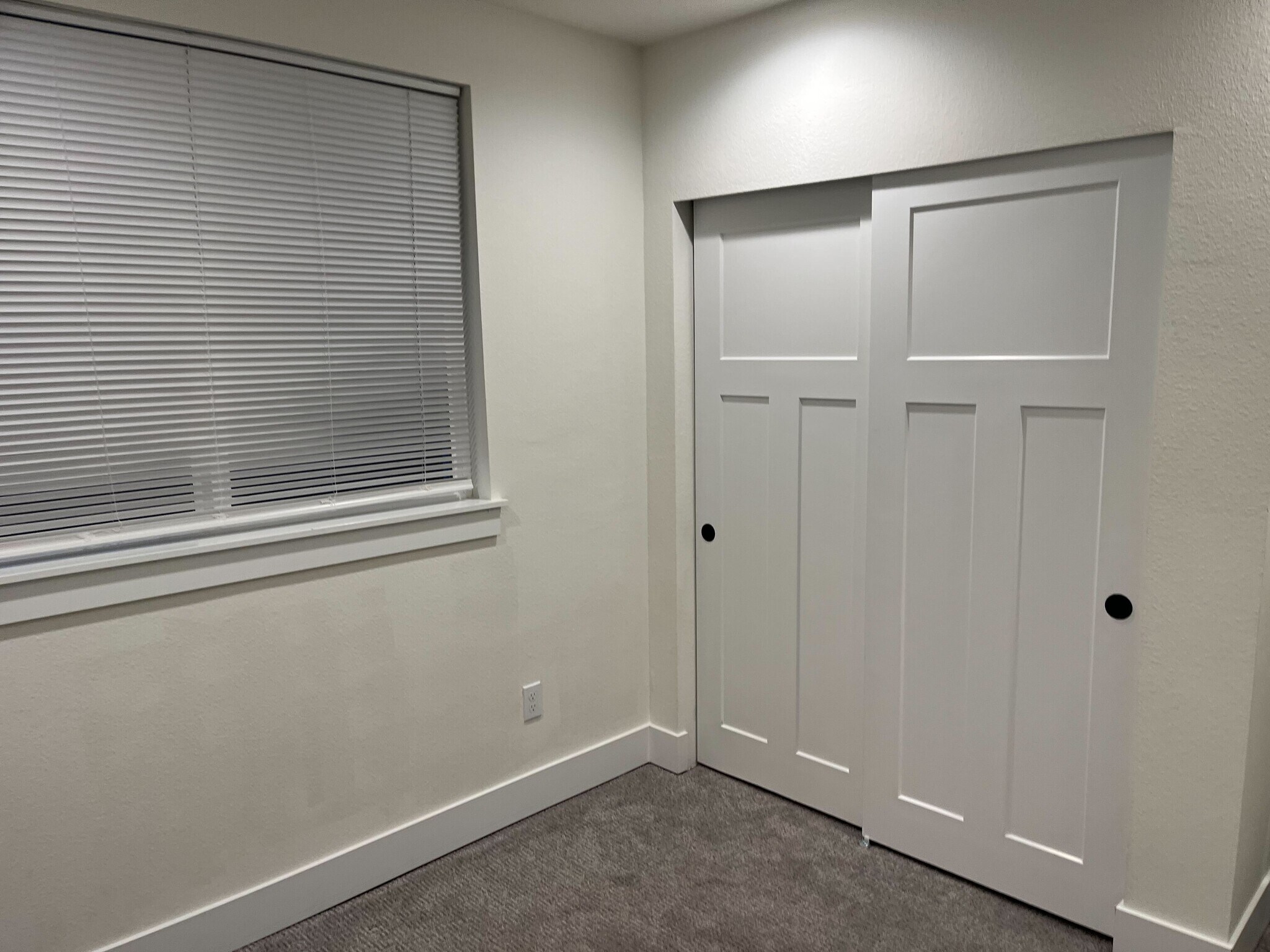Building Photo - 1298 Beach Ave