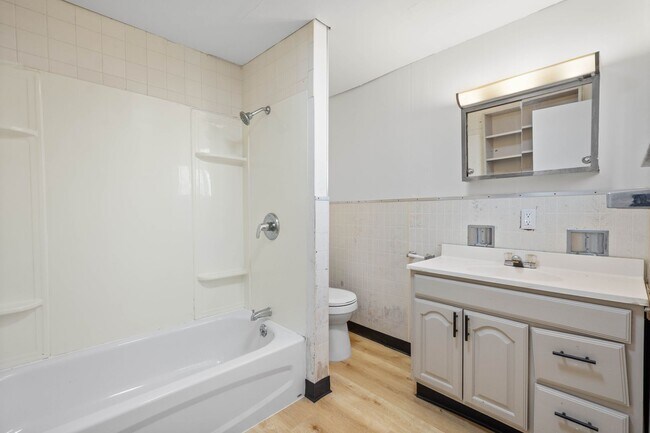 Building Photo - 124 Fitler St