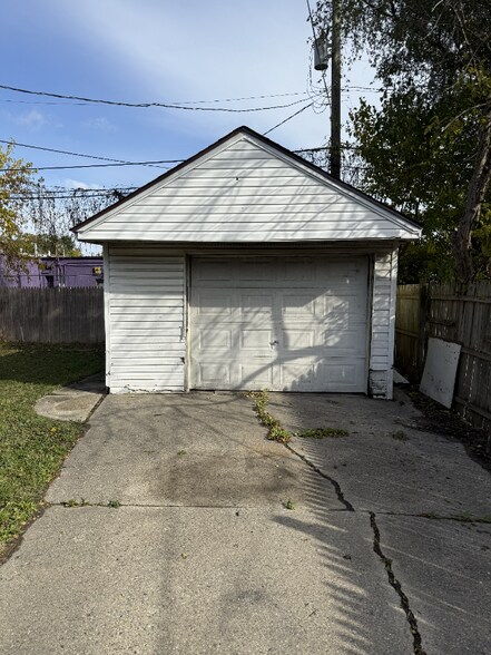 Building Photo - 11350 Stockwell St