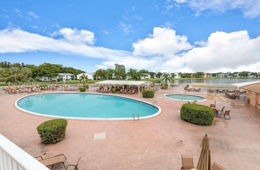 Pool - 15492 Lakes of Delray Blvd