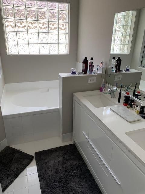 Building Photo - 7891 Manor Forest Blvd