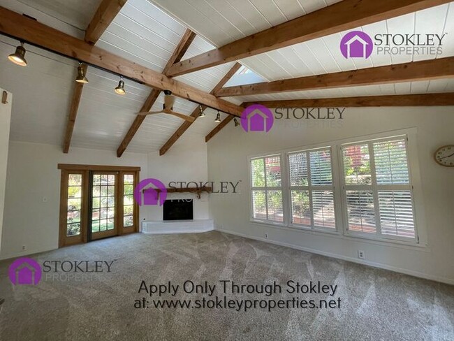 Building Photo - 149 Alegra Ln