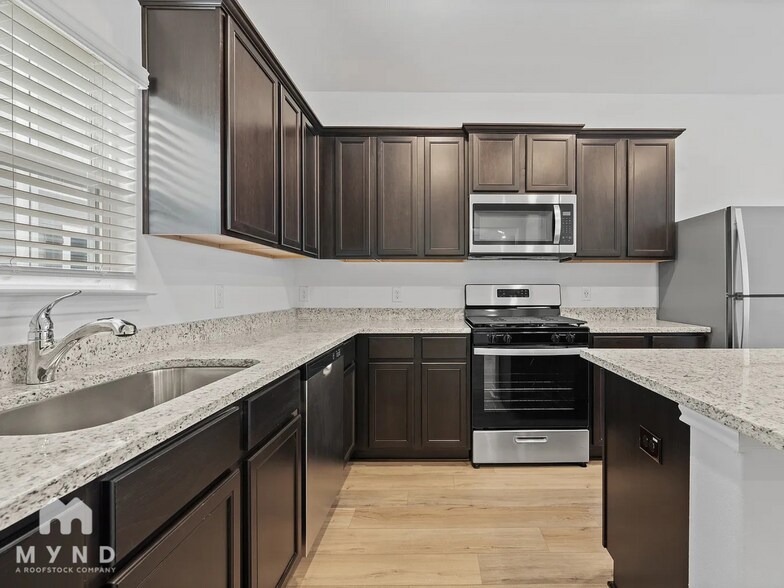 Building Photo - 10853 Quinn Ct