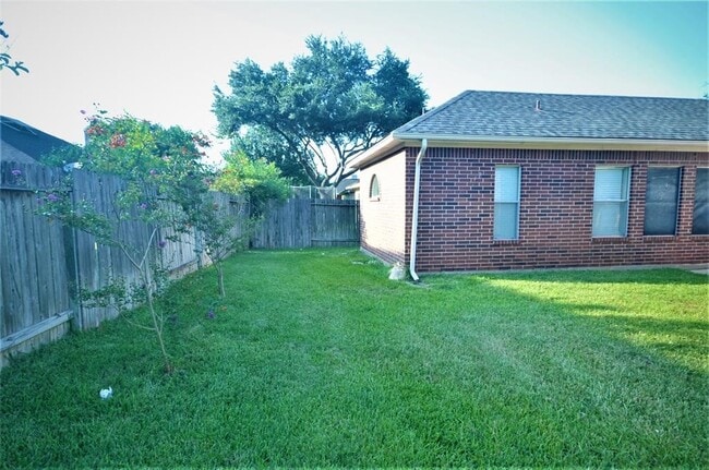 Building Photo - 146 Chandler Ct