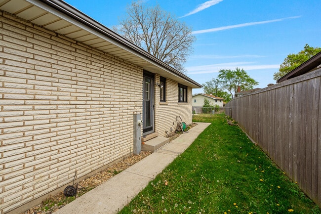 Building Photo - 12305 Derby Ln