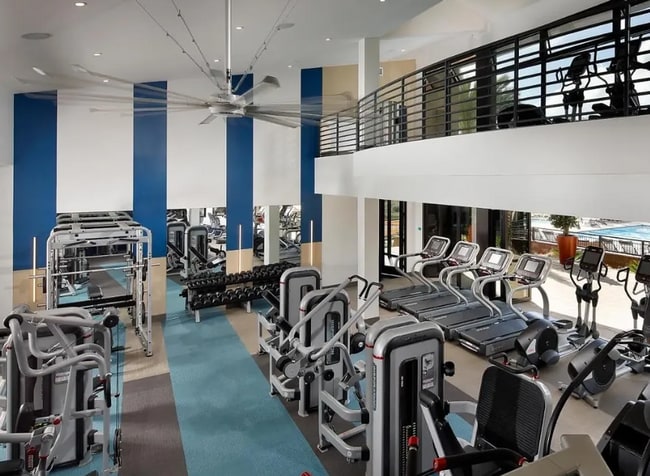 Building Photo - Beautiful 3BD/3BA w/ A/C, In-Unit Laundry, and Attached Garage in Mission Valley!