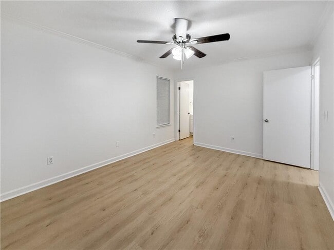 Building Photo - 10740 Plantation Bridge Dr