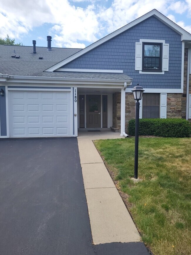 Building Photo - 1180 Silverwood Ct