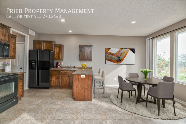 Building Photo - 714 N Findley St