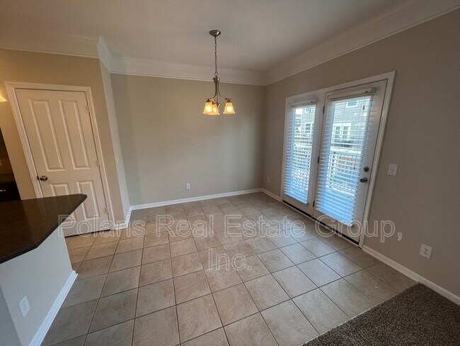 Building Photo - 2617 Manigault St