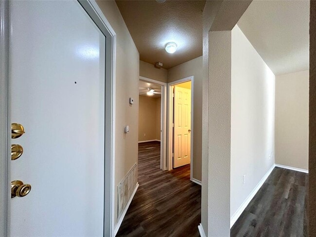 Building Photo - 1212 Sleepytime Trail