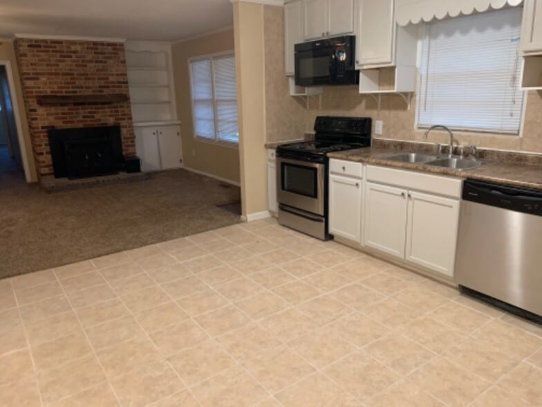 Building Photo - 209 Polaris St