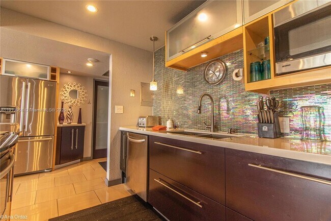 Building Photo - 500 Three Islands Boulevard