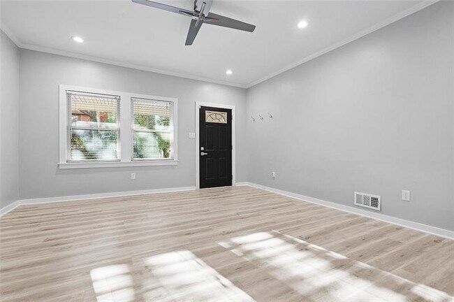 Building Photo - 715 Filbert St