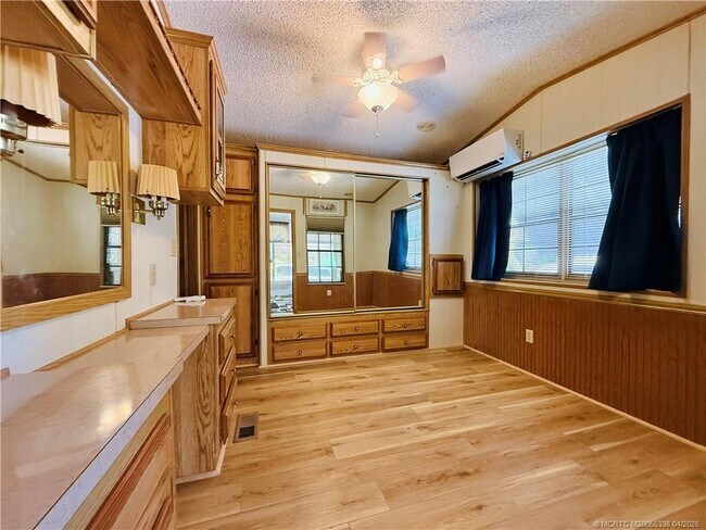 Building Photo - 10851 S Ocean Dr