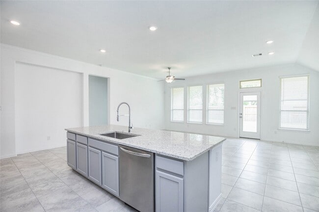 Building Photo - 8726 Fairbrook Dr