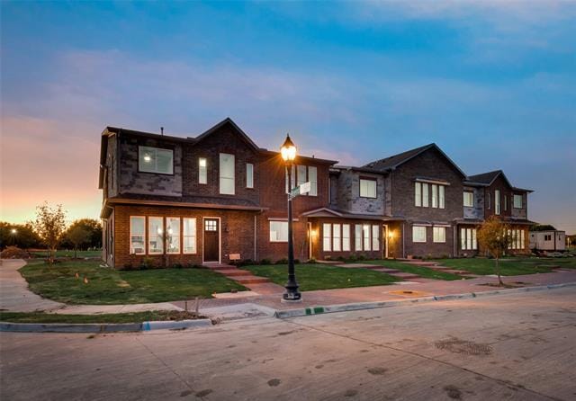 Building Photo - 5827 Rivendell Dr