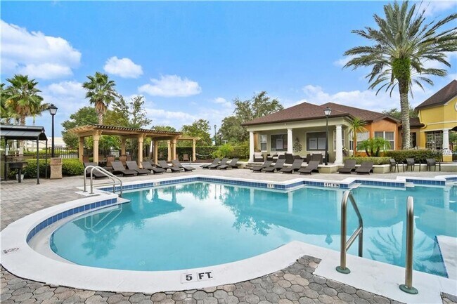 Building Photo - Gorgeous 2/2 Wood Floors Condo For Rent @ ...