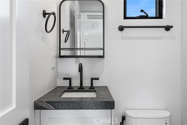 Building Photo - 251 Costa Mesa St