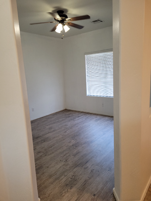 Building Photo - 40450 W Molly Ln
