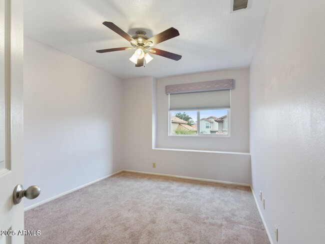 Building Photo - 7705 W Tonto Dr