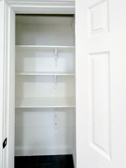 Building Photo - 4167 Botanical Ave