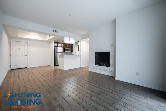 Building Photo - 11923 Kling St