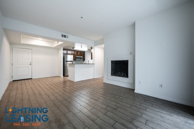 Building Photo - 11924 Kling St