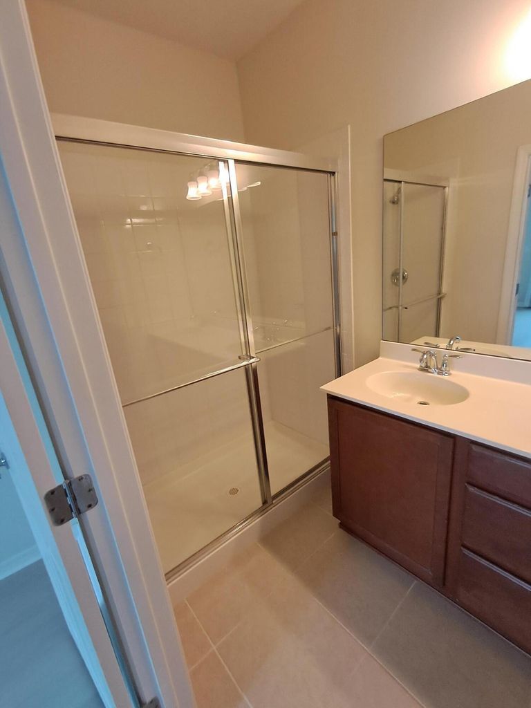 Building Photo - 3254 S Caroline Dr