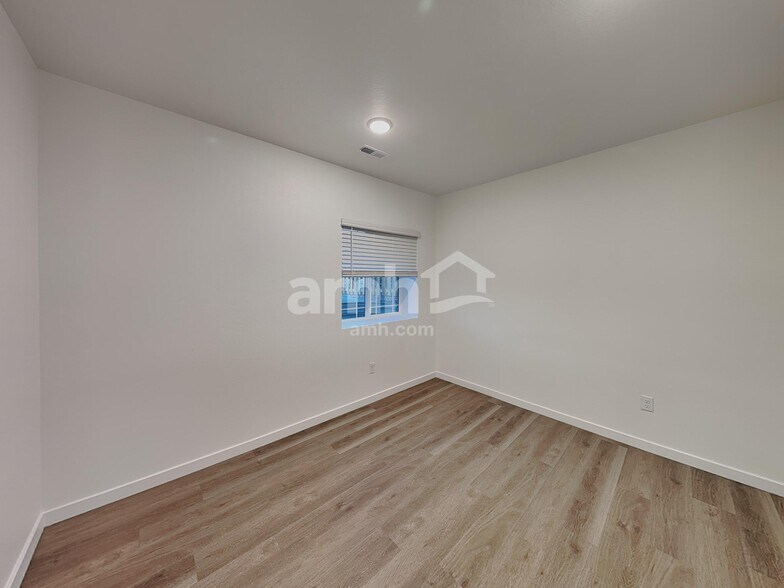 Building Photo - 26148 E Calhoun Pl