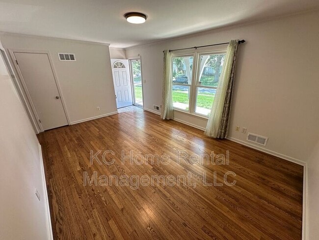 Building Photo - 8216 W 97th St