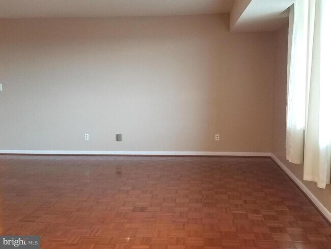 Building Photo - 3709 S George Mason Dr