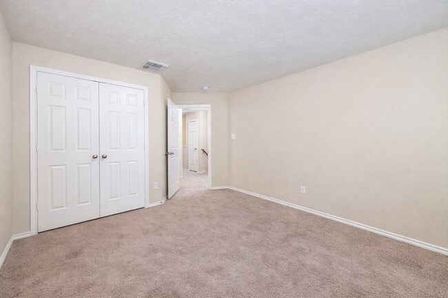 Building Photo - 207 N Burberry Park Cir