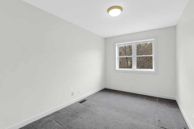 Building Photo - 4879 N Winthrop Ave