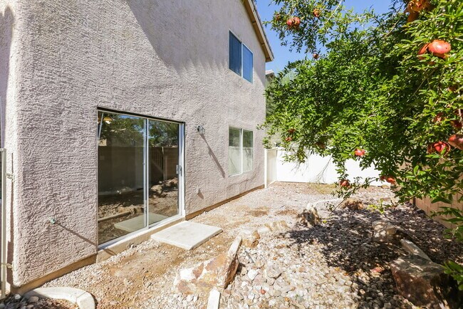 Building Photo - 5162 Dillingham Dr