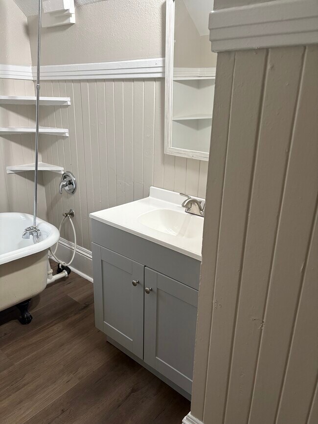 Building Photo - 3121 Hoyt Ave