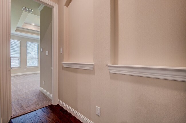 Building Photo - 9006 Forest Park Ct