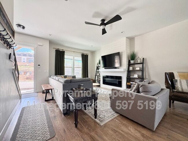 Building Photo - 1027 Wasatch Spring Rd