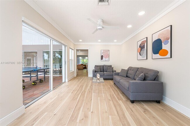 Building Photo - 2500 NE 199th St