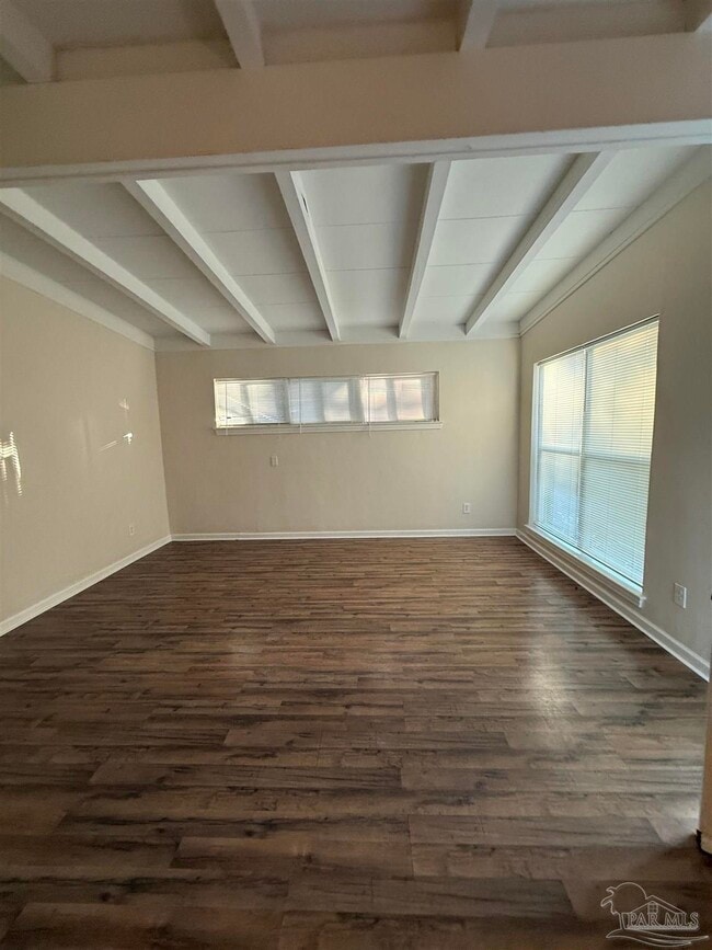 Building Photo - 202 Emerald Ave