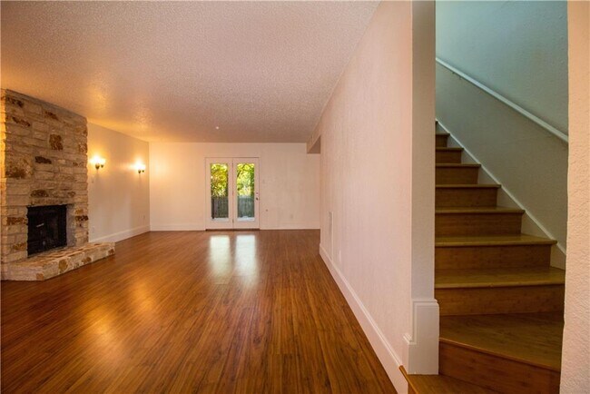 Building Photo - 8211 Pilgrims Pl